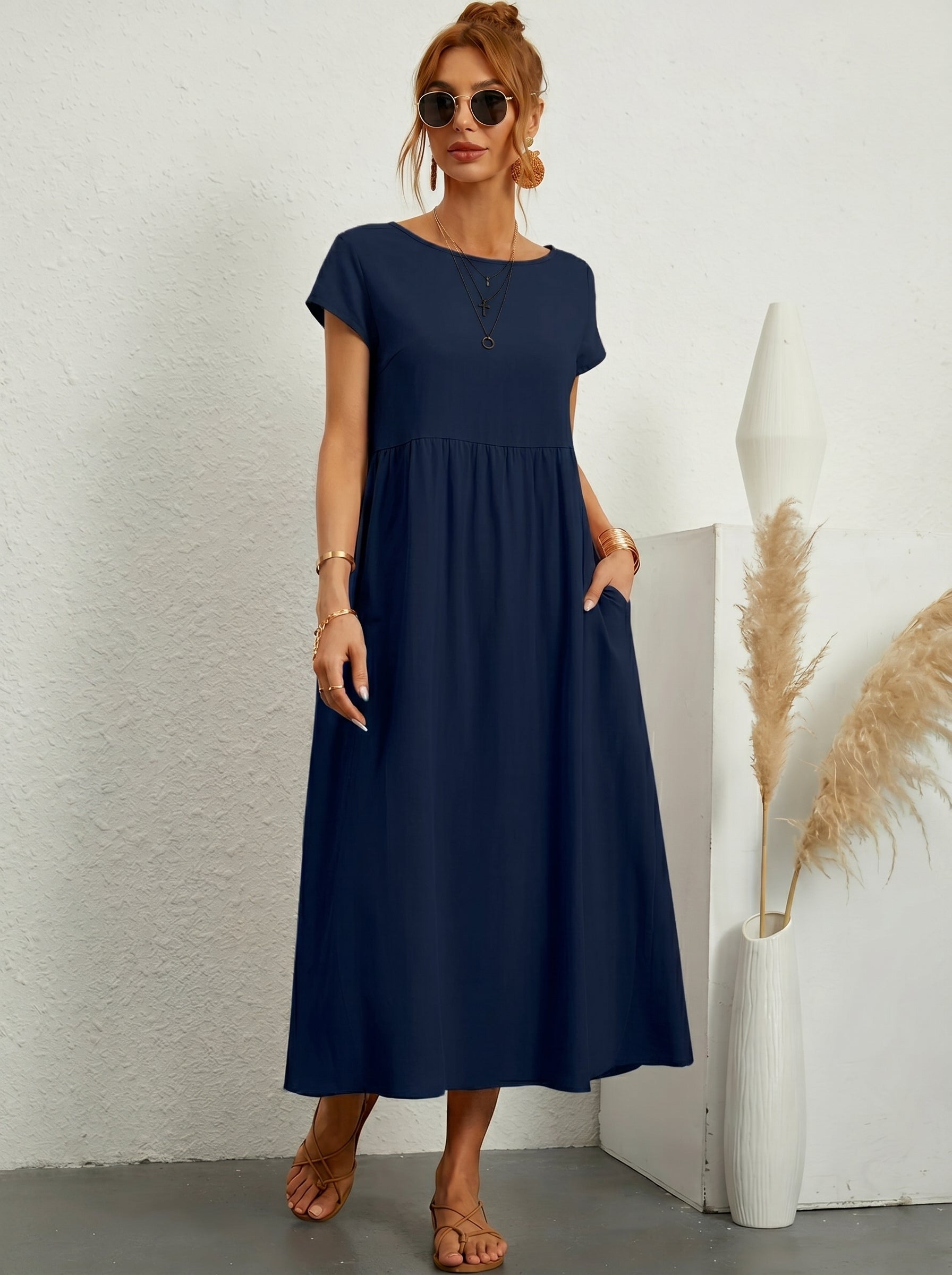 Robe ample col rond poches discrètes