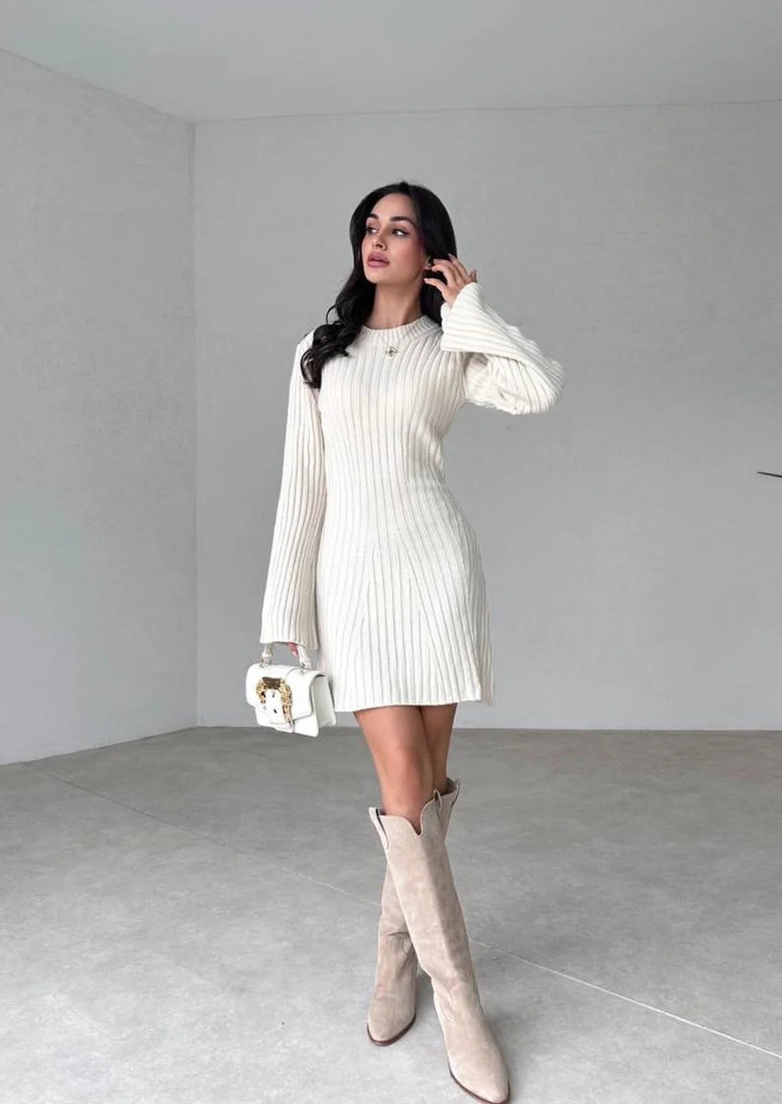Robe mini maille côtelée manches évasées