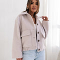 Veste Courte en Laine à Boutons