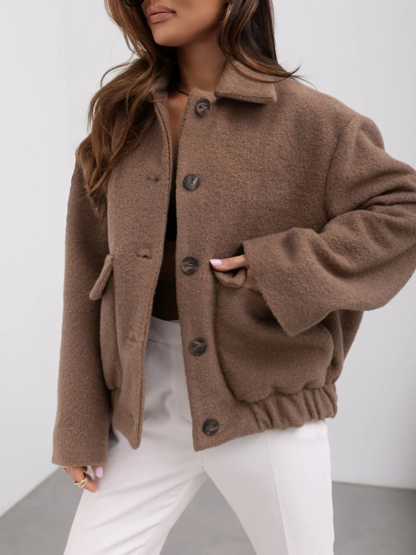 Veste Courte en Laine à Boutons