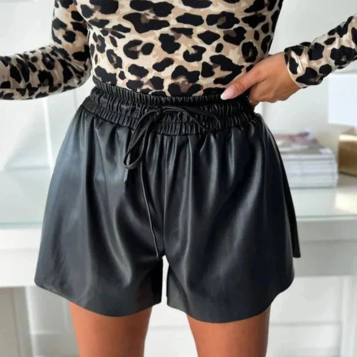 Abigail – Short Taille Haute Décontracté en Simili Cuir