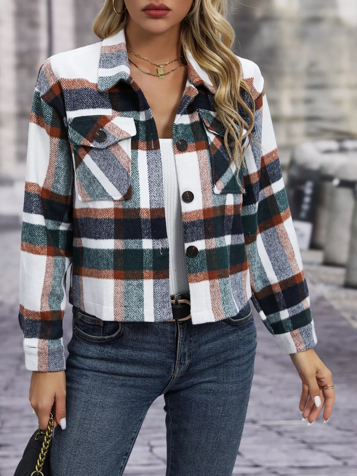 Veste courte à carreaux boutonnée
