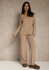 Ensemble maille boutons dorés col-V pantalon-long