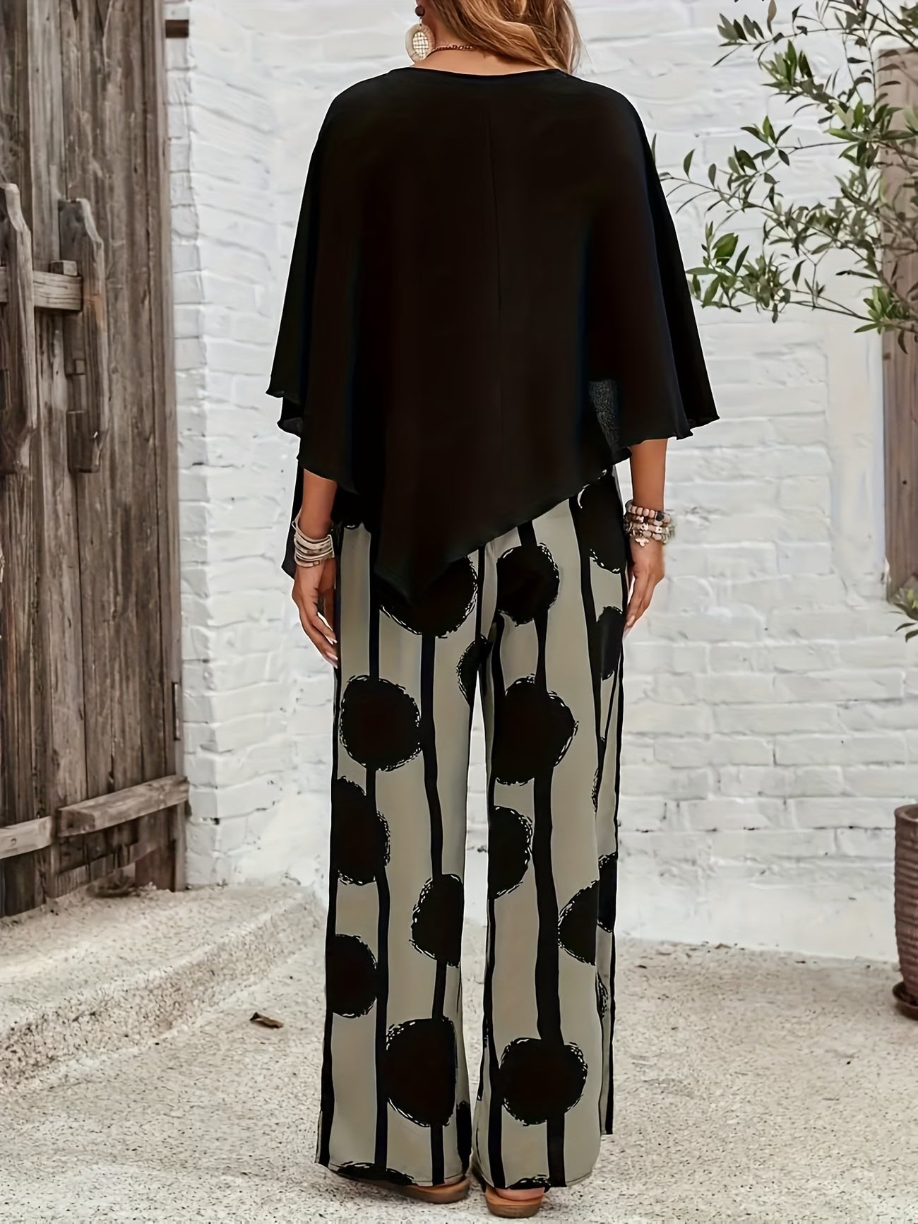 Ensemble pantalon fluide imprimé et tunique asymétrique