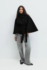 Manteau cape ceinturé col montant