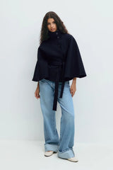 Manteau cape ceinturé col montant
