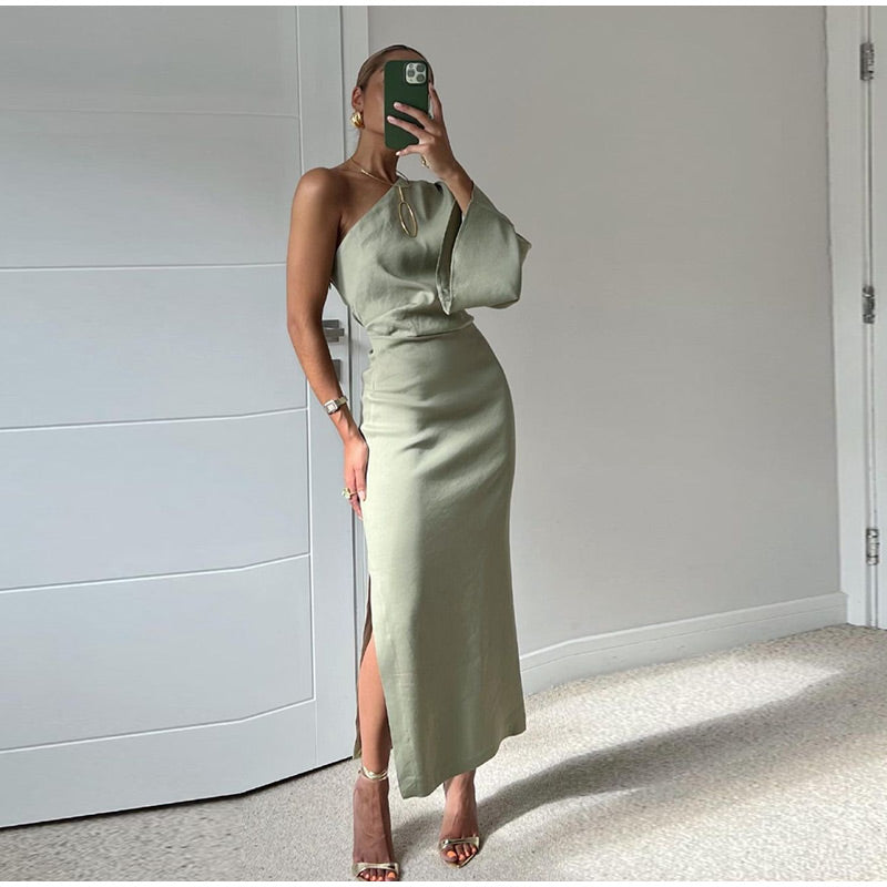 Robe Asymétrique Satin Chic