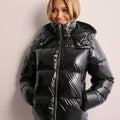 Doudoune Brillante Courte à Capuche Amovible