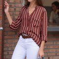 Séréna Rayée – Blouse Légère à Col V et Manches Retroussées